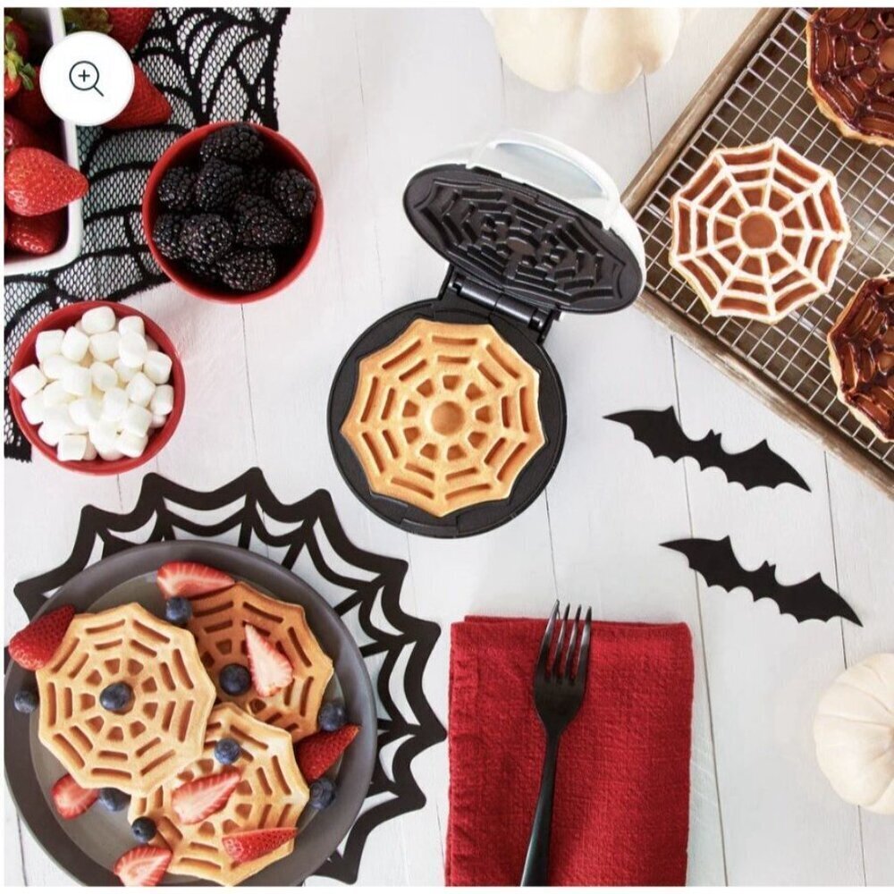 NEW Dash Spider Web Mini Waffle Maker In White Breakfast Cooker - Picture 3 of 5
